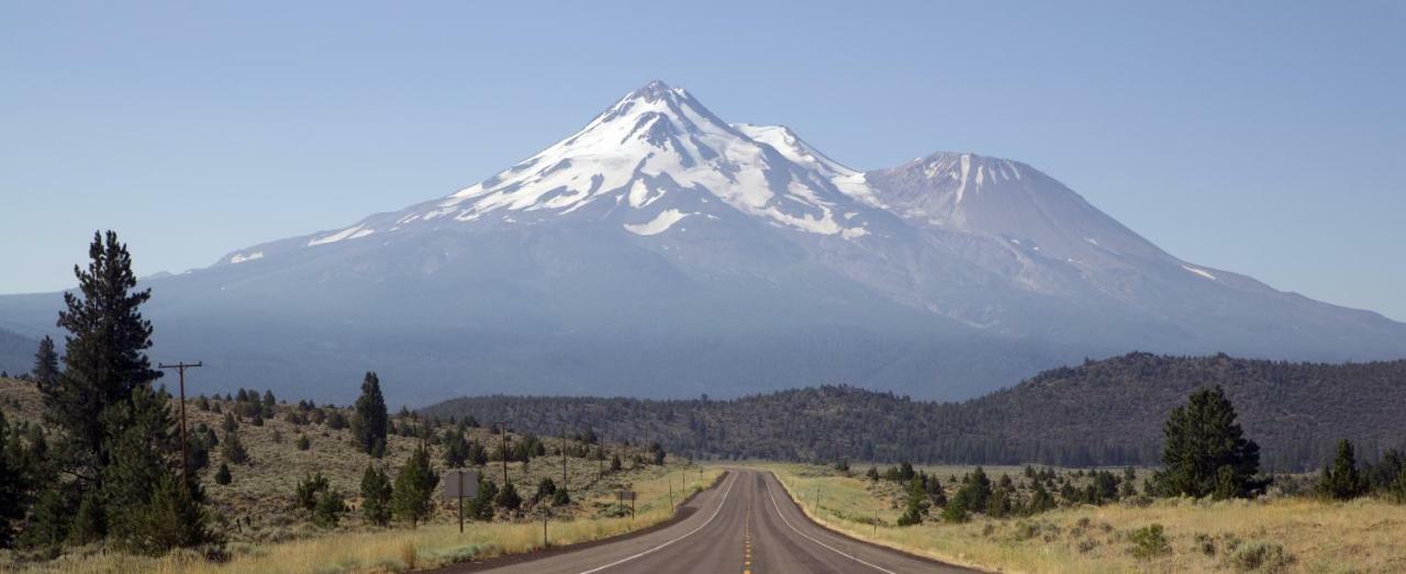Inn At Mount Shasta Esterno foto